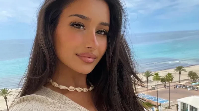 شاهد: فتاة تمنع صديقتها من حضور زفافها بسبب "جمالها الفائق"