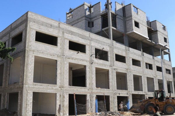 الوزير زيارة يتحدث عن مشروع إعادة إنشاء المجمع الإيطالي بغزّة