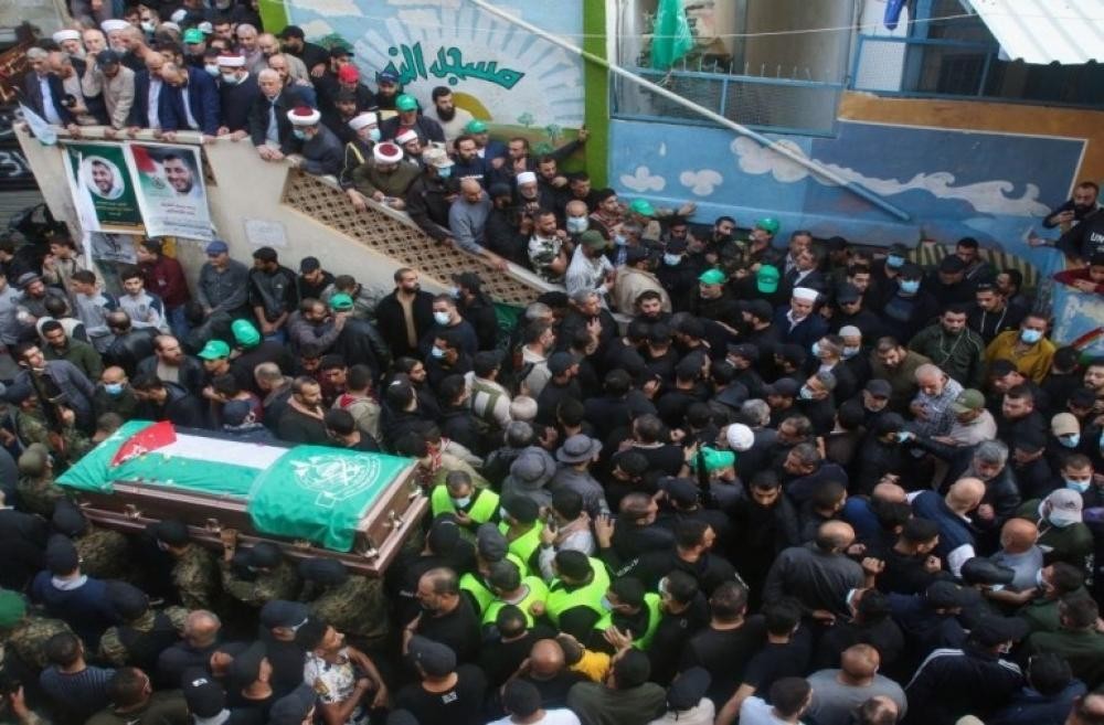 جماهير حاشدة تُشيع شهداء مخيم البرج الشمالي جنوب لبنان