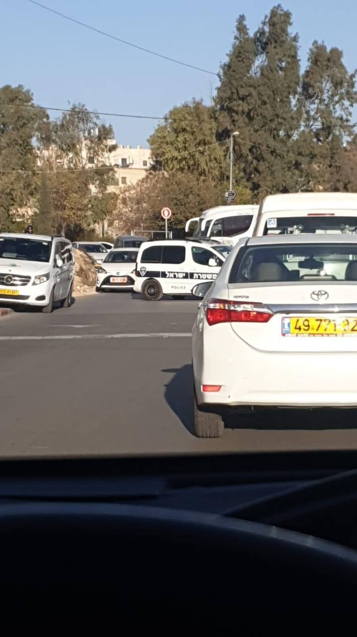 جيش الاحتلال يؤكد إصابة جندي في عملية طعن نفذها شاب شرق الخليل