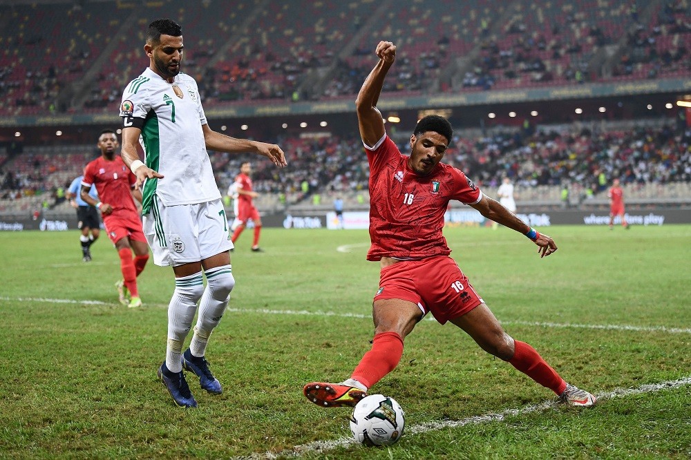 بالصور : مفاجأة مدوية.. الجزائر تخسر من غينيا الاستوائية