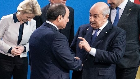 الرئيس الجزائري يتوجه غدًا الإثنين إلى مصر