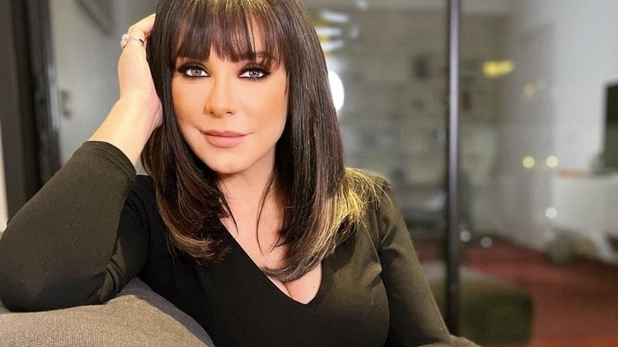 شاهد: الفنانة سلاف فواخرجي تحتفل بعيد ميلاد شقيقها بصورة لهما من الطفولة