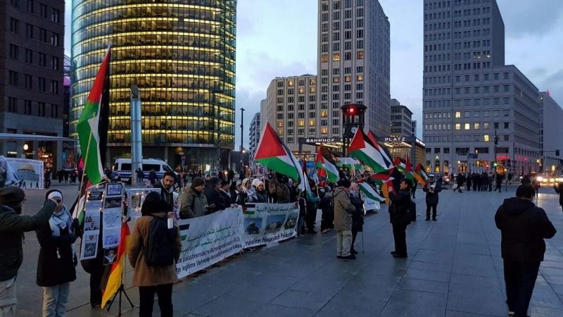 تظاهرة تضامنية في شيكاغو تحت شعار "ارفعوا أيديكم عن فلسطين"