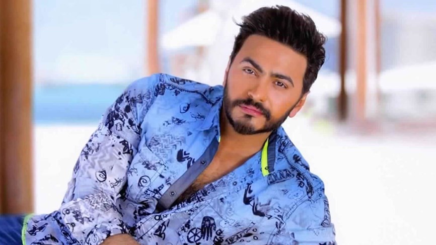 فيديو.. الفنان تامر حسني على خطى مايكل جاكسون!