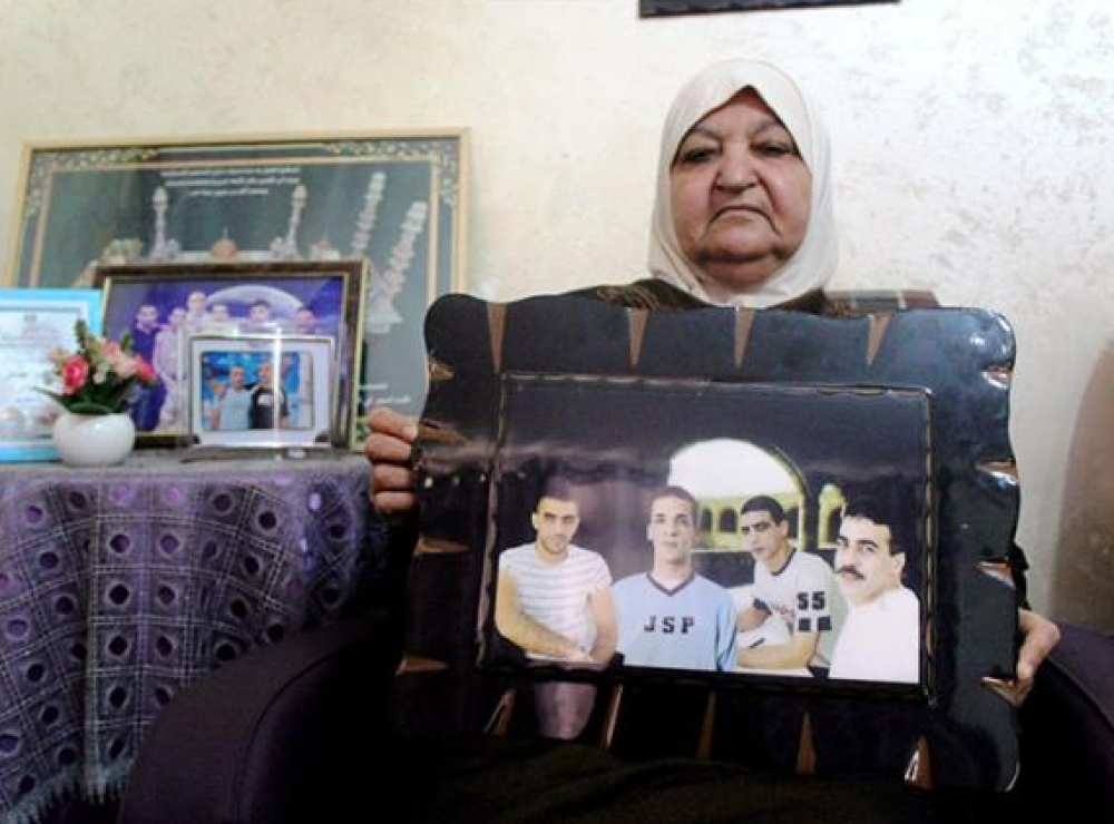 شقيق الأسير ناصر أبو حميد: وضعه الصحي ما زال خطيرًا حتى اللحظة