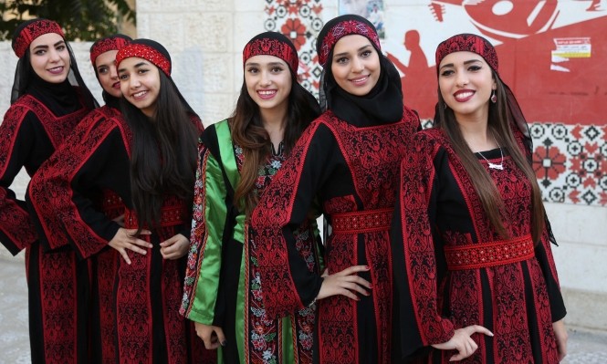 نساء فلسطينيات لـ"خبر": فن التطريز عشق متوارث ولن تنجح إسرائيل في سرقته