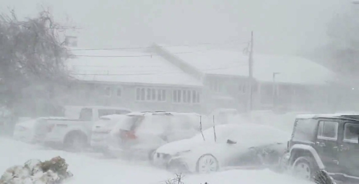 عاصفة ثلجية تجتاح شمال شرق أمريكا