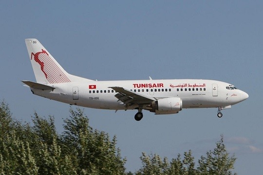 وصول طائرة مساعدات تونسية إلى عمان هدية للشعب الفلسطيني