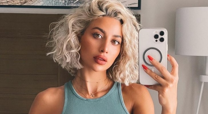 بالفيديو:  مودل روز تتعرض لحادث سير مروع في أمريكا