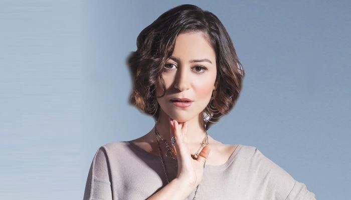 شاهد.. تدهور الحالة الصحية لوالدة الممثلة منة شلبي بعد تعرضها لإهمال طبي