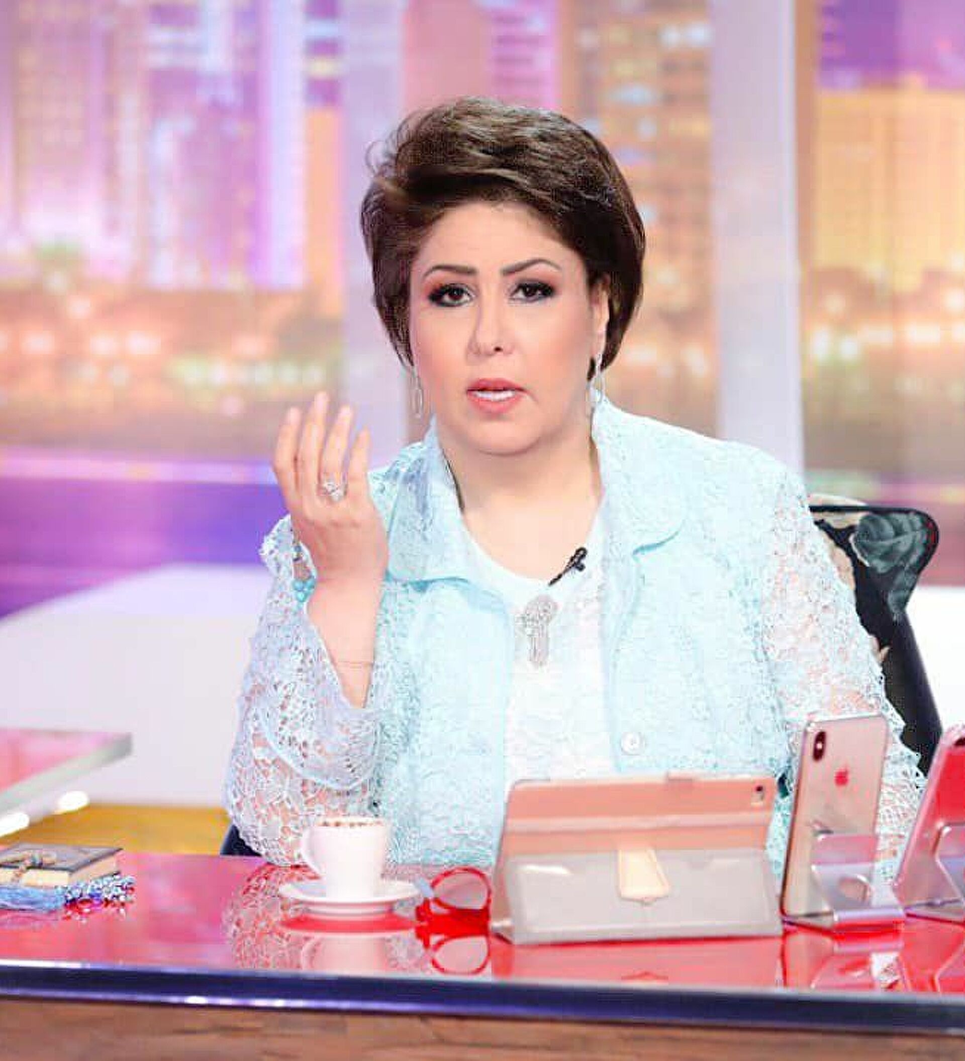 بالفيديو: إعلامية كويتية تنشر وثيقة ممهورة بتواقيع نواب تتهمها بالتورط في فضيحة أخلاقية