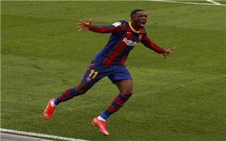 ديمبلي يثبت ولاءه لبرشلونة.. وتشافي ينهي الجدل بكلمات حاسمة