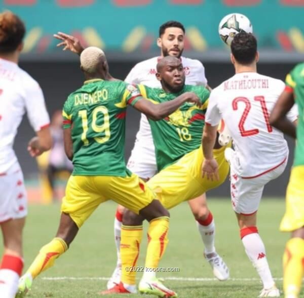 بالصور : اعتبار منتخب تونس منسحبا أمام مالي في فضيحة تحكيمية مدوية