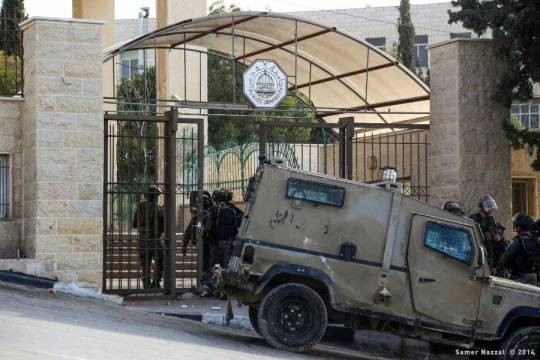 إصابات بالاختناق خلال مواجهات مع الاحتلال في محيط جامعة القدس