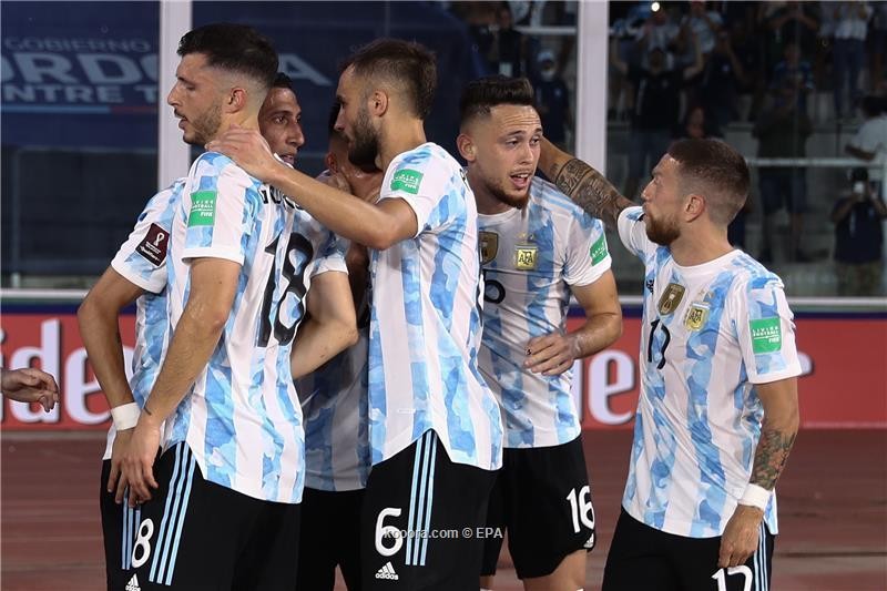 بالصور.. لاوتارو يقود الأرجنتين لإحباط آمال كولومبيا