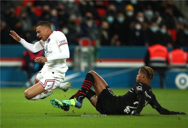 العرض الفلكي لمبابي يدفع فينيسيوس لرفع راية العصيان