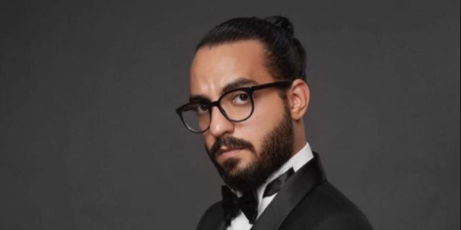 تعليق ساخر من مروان يونس على فيديو تعليم الإنجليزية بالغناء