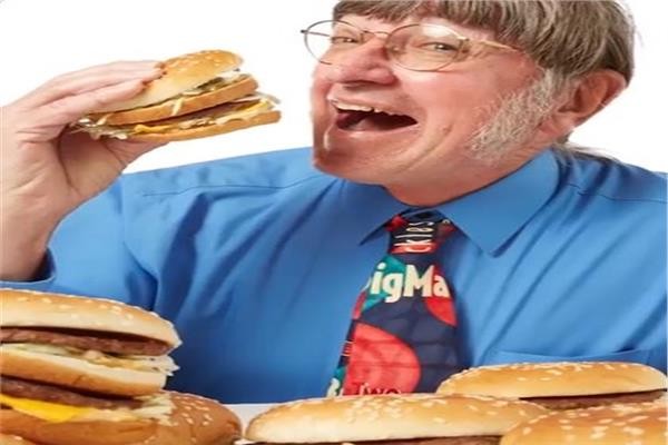 أمريكي يدخل موسوعة جينيس بتناول أكثر من 32 ألف شطيرة برجر