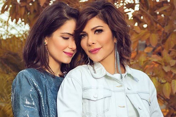 شام الذهبي توجه رسالة محبة الى والدتها