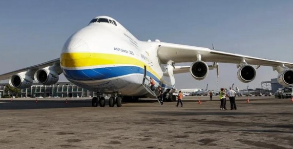 القوات الروسية تدمر أكبر طائرة شحن في العالم