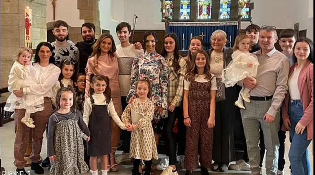 عائلة بريطانية لديها عدد أبناء غير متوقع