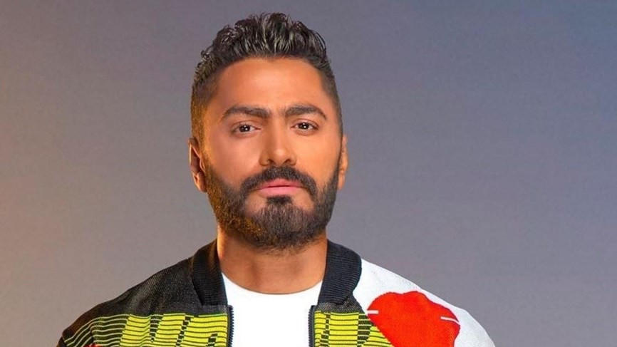 شاهد: تامر حسني وبسمة بوسيل يلفتان الأنظار بلقطة رومانسية في دبي