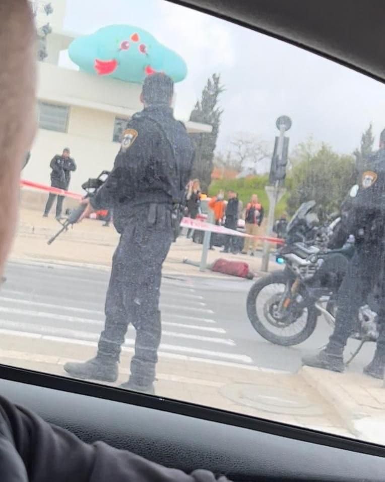 طالع: تعقيب حركة حماس على عملية الطعن بالقدس المحتلة