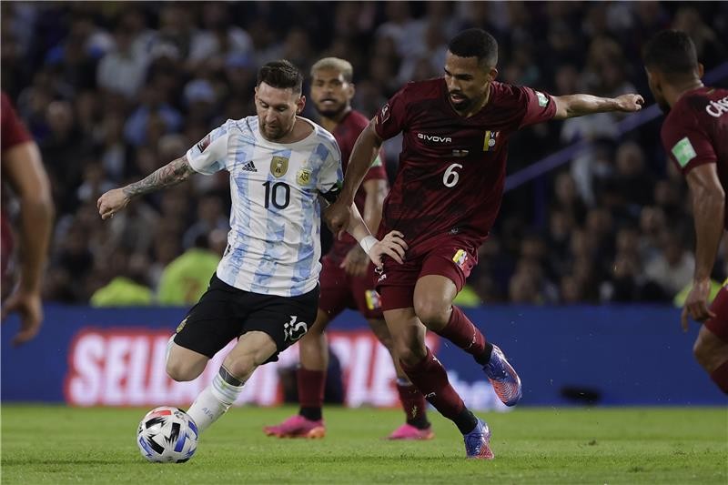 بالصور.. الأرجنتين تكتسح فنزويلا بثلاثية في تصفيات المونديال