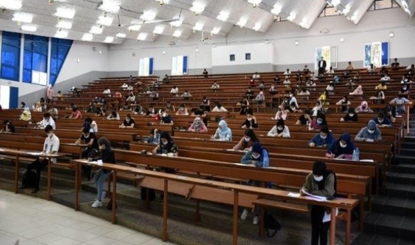 سفارة فلسطين لدى بلغاريا تُصدر تنويهًا مهمًا لطلبة الطب والصيدلة بالجامعات الأوكرانية