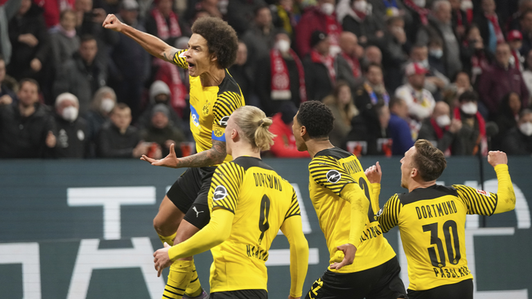 دورتموند يشعل الصراع مع البايرن في الدوري الألماني