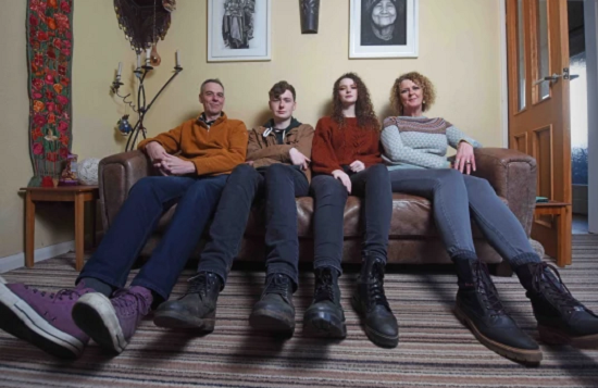 أقصر أفرادها طوله 188 سم "ما بيركبوش أي عربية"