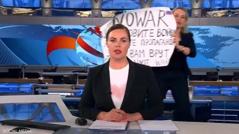 بسبب واقعة نشرة الأخبار.. حكم قضائي بحق الصحفية الروسية