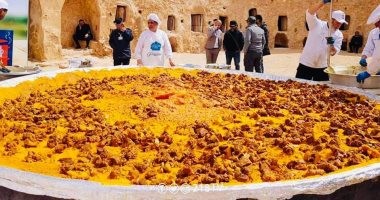 ليبيا تبهر العالم بأكبر صحن قطره 4 أمتار ويحوى لحوم 4 جمال