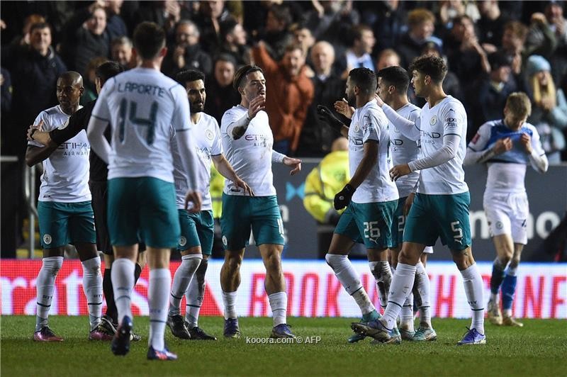 بالصور: مانشستر سيتي يلقي بيتربوروه خارج كأس الاتحاد