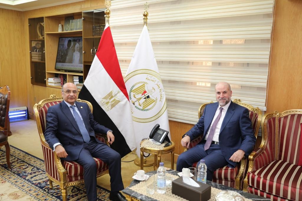 الهباش ووزير العدل المصري يبحثان التعاون في المجالات القانونية والقضائية