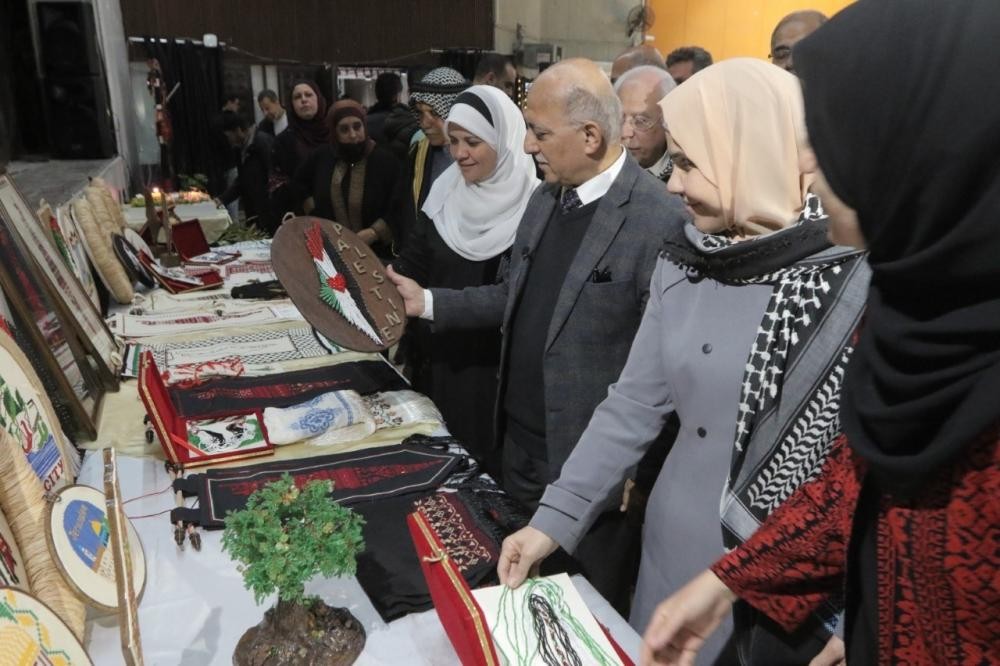 غزة: البلدية تفتتح بازاراً تراثياً إحياءً للذكرى الـ46 ليوم الأرض
