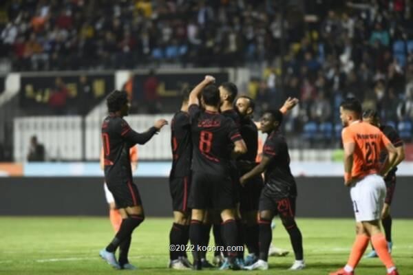 بالصور.. الأهلي يصعق فاركو ويتصدر الدوري المصري