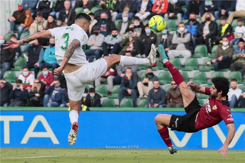 بالصور.. فالنسيا يهزم إلتشي بالدوري الإسباني