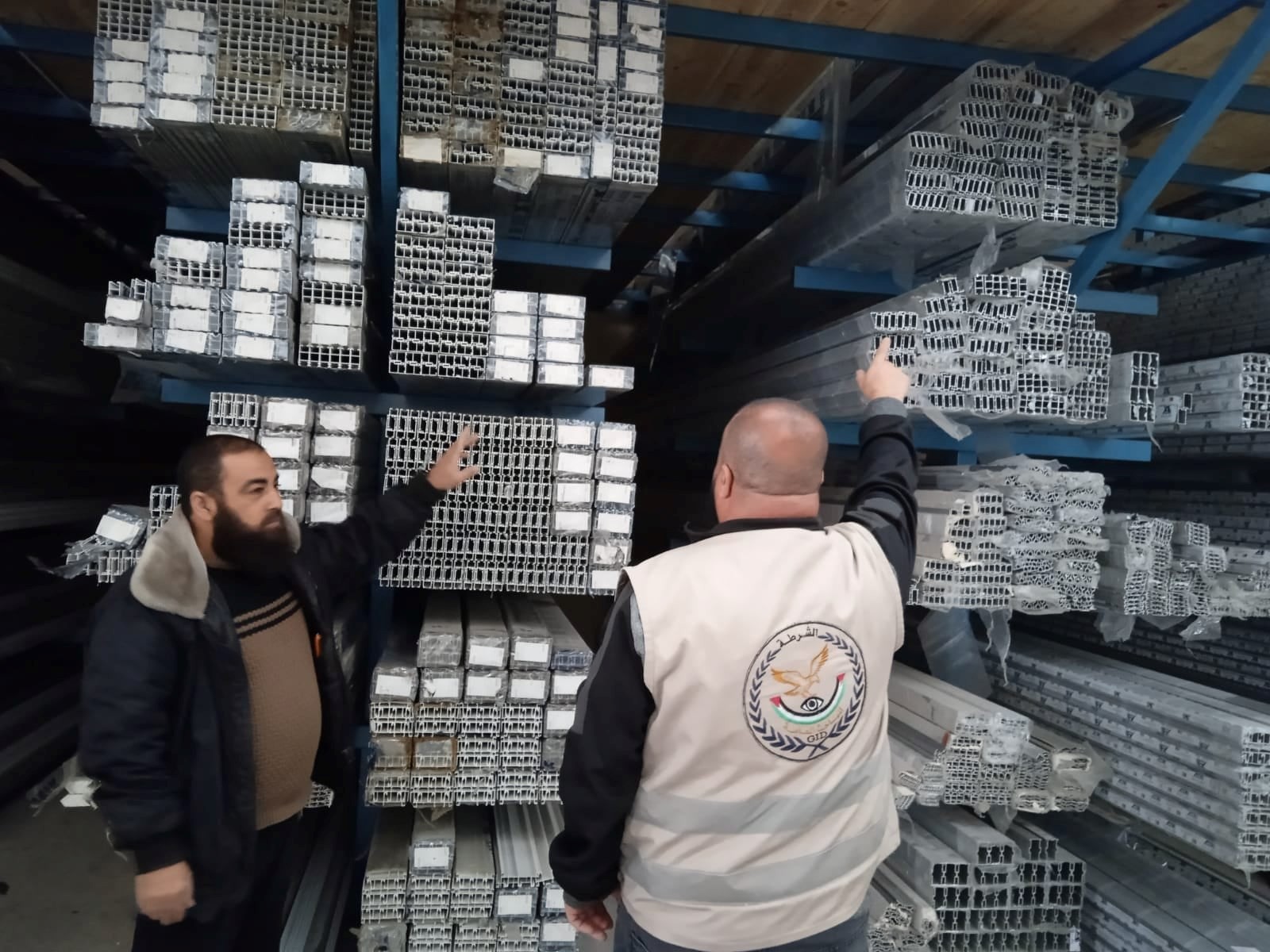 مباحث التموين بغزة تضبط مواد غذائية من اللبن والجبن الفاسد