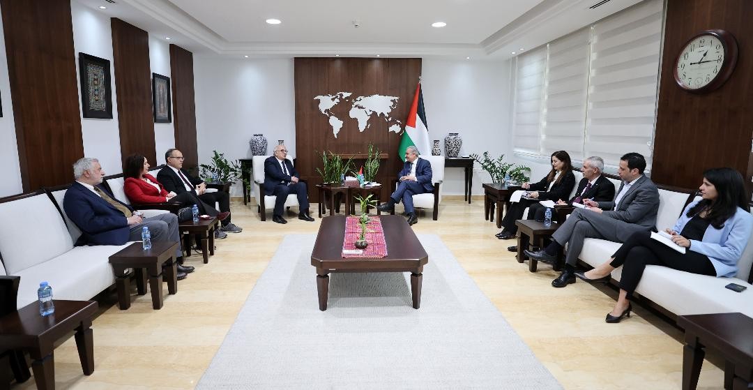 اشتية: الإجراءات الإسرائيلية تزيد من توتر الأوضاع وتدمر فرص إقامة الدولة الفلسطينية