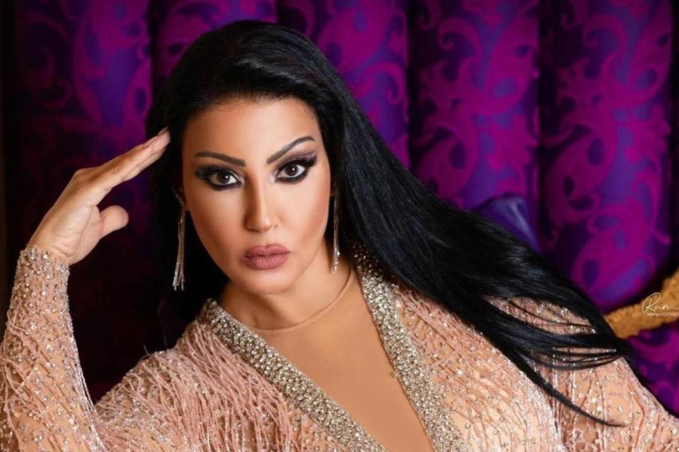 شاهد: الممثلة سمية الخشاب تفاجىء متابعيها بارتداء الحجاب