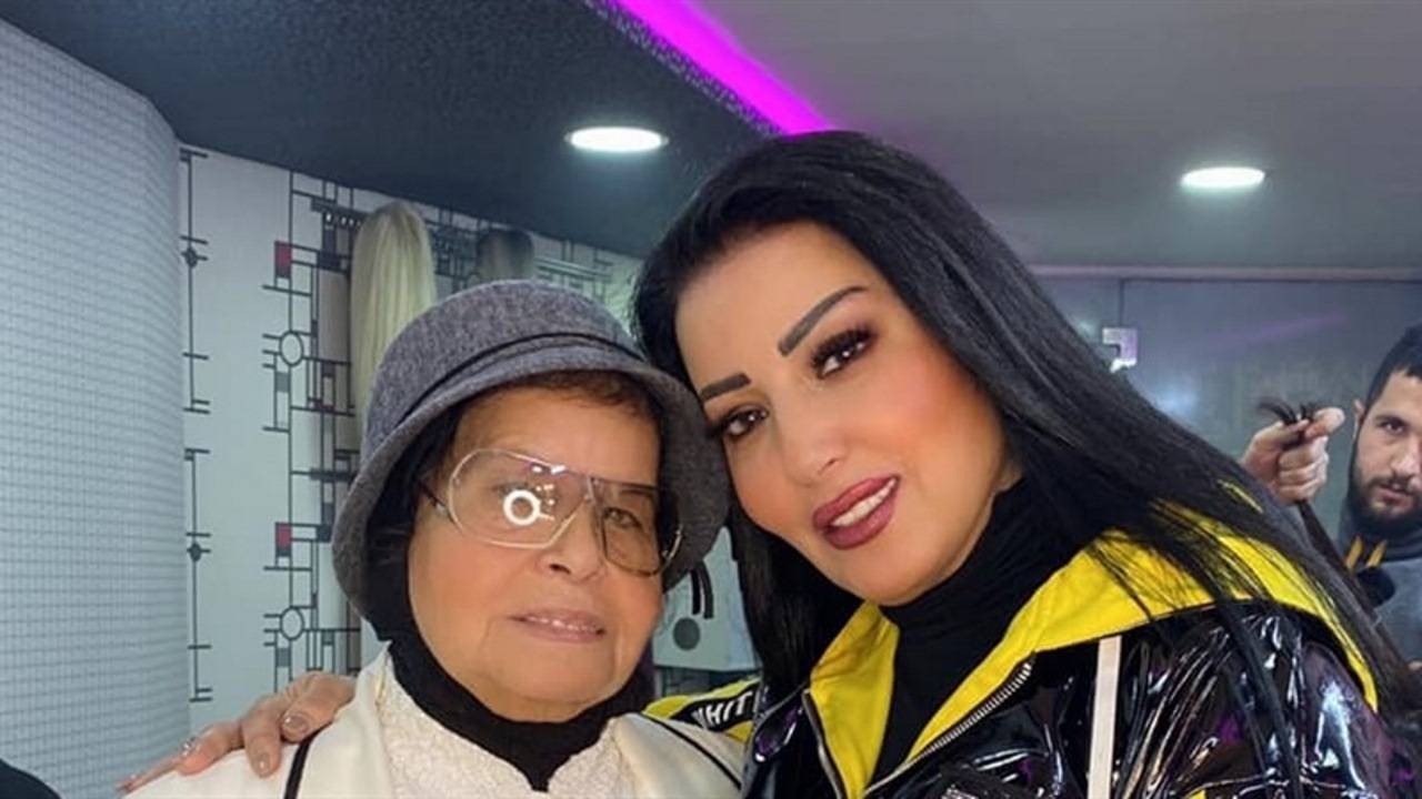 سمية الخشاب تعلن وفاة والدتها