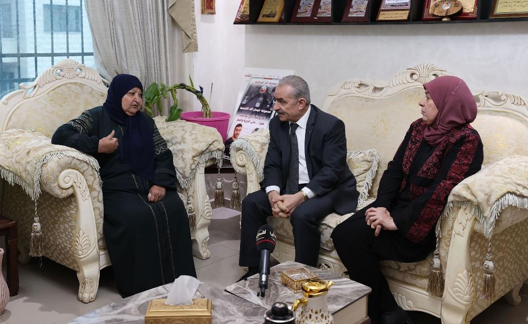 اشتية: قضية الأسرى ستبقى على سلم أولويات القيادة الفلسطينية والحكومة