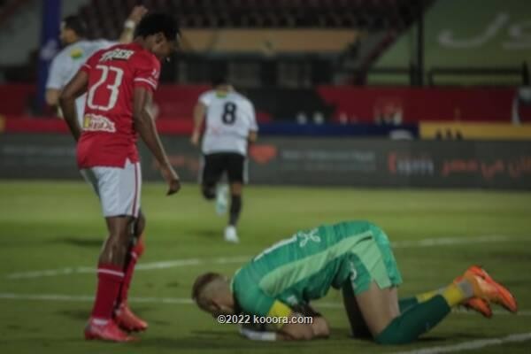 بالصور: الأهلي يواصل نزيف النقاط ويتعادل مع الطلائع