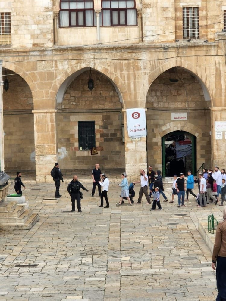 الجيش يقتحم الأقصى المبارك تمهيدًا لاقتحامات المستوطنين بحجة الاحتفال بـ"عيد الفصح العبري"