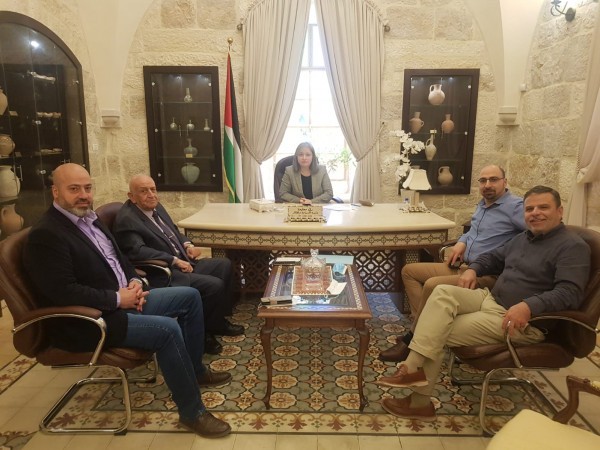 تفاصيل لقاء الوزيرة معايعة برئيس جمعية الأراضي المقدسة في بيت لحم