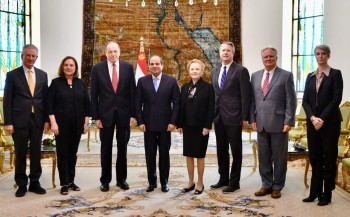 لدى استقباله وفدا من الكونغرس