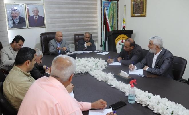 أبو هولي يبحث مع لجنة اللاجئين في المجلس الوطني التحديات التي تواجه اللاجئين والأونروا