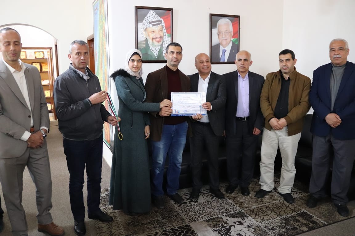 أبو هولي: دائرة شؤون اللاجئين تعمل مع شركائها على تنمية الكفاءات الشبابية في البرمجة والذكاء الاصطناعي